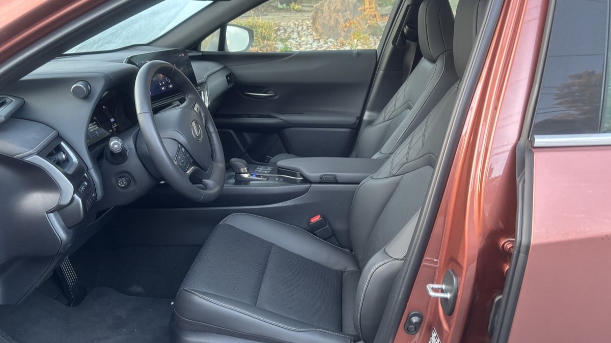 The front seats of the 2025 Lexus UX300h