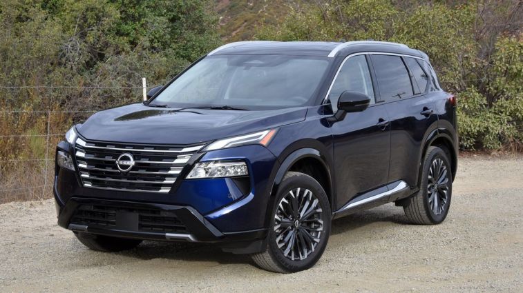 2025 Nissan Rogue Platinum in Deep Ocean Blue Pearl