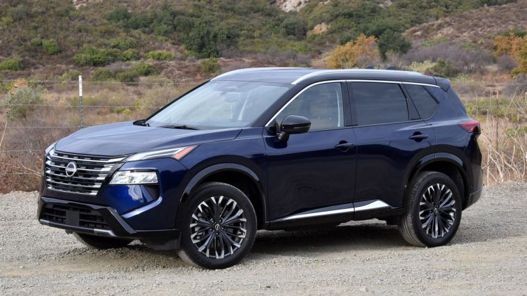 2025 Nissan Rogue Platinum in Deep Ocean Blue Pearl