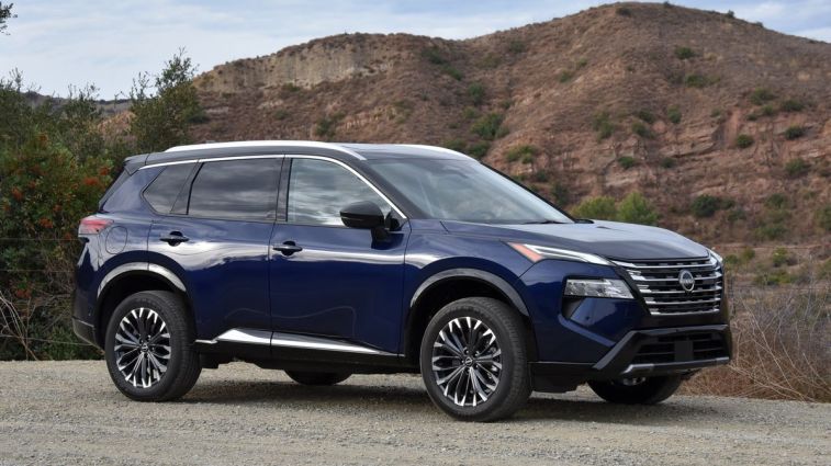 2025 Nissan Rogue Platinum in Deep Ocean Blue Pearl