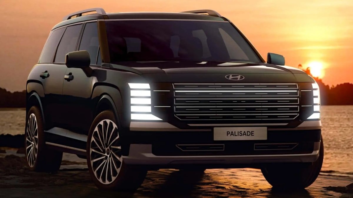 The 2026 Hyundai Palisade seen from a front quarter angle