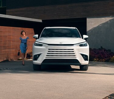 Lexus_TX_hero_mobile