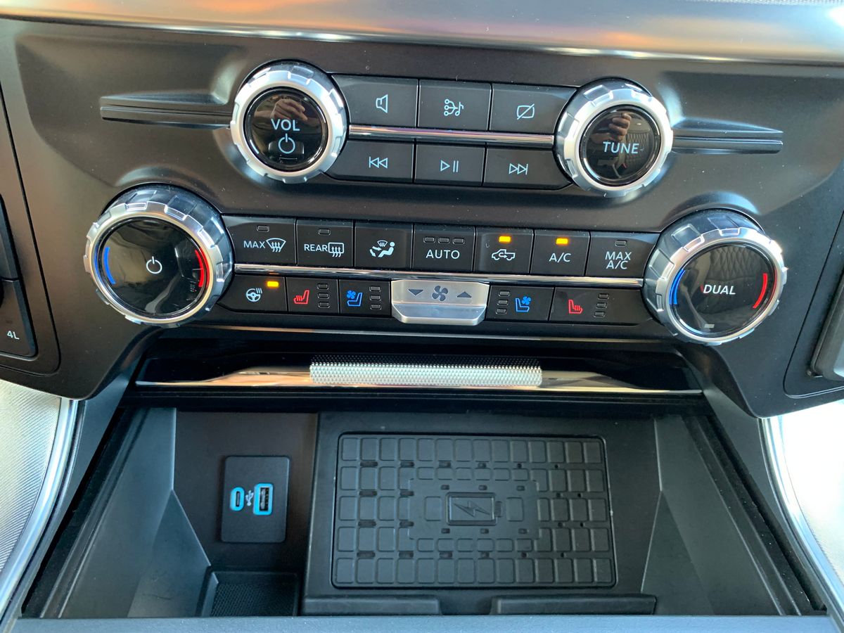 2025-ford-f-150-platinum-climate-controls-4x3
