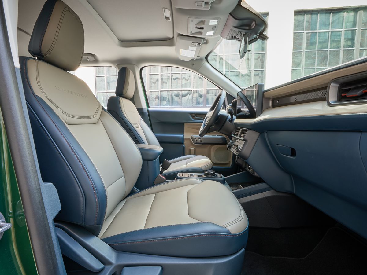 2025-ford-maverick-green-front-cabin