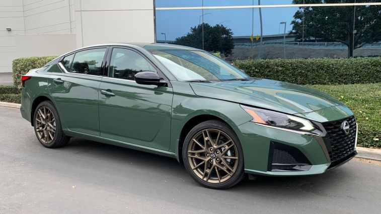 2025 Nissan Altima SR in Tactical Green