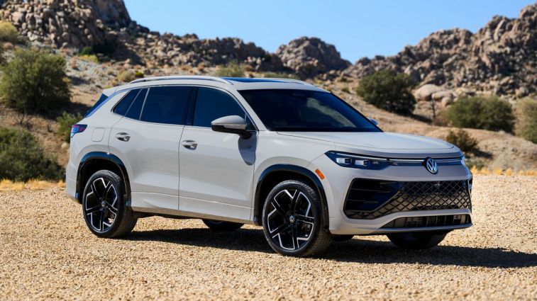 2025 Volkswagen Tiguan R-Line in Ascot Grey