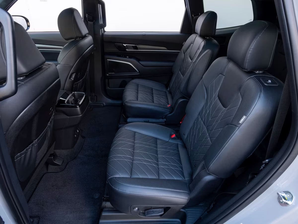 2025-kia-telluride-xline-second-row-seats