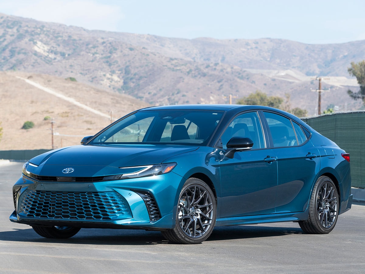 2025-toyota-camry-front-left