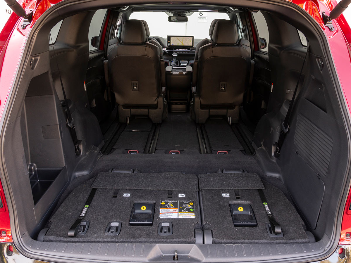 2025 Toyota Sienna 