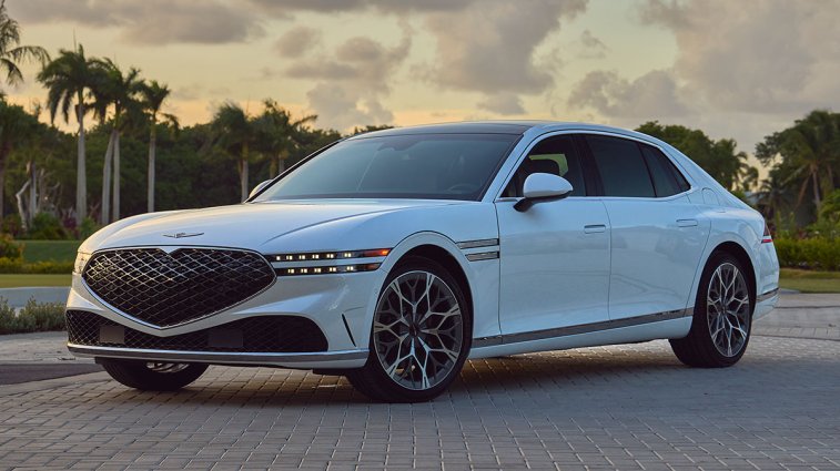 2025 Genesis G90 in white.