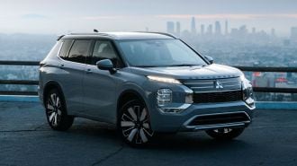 2025 Mitsubishi Outlander in Moonstone Gray Metallic