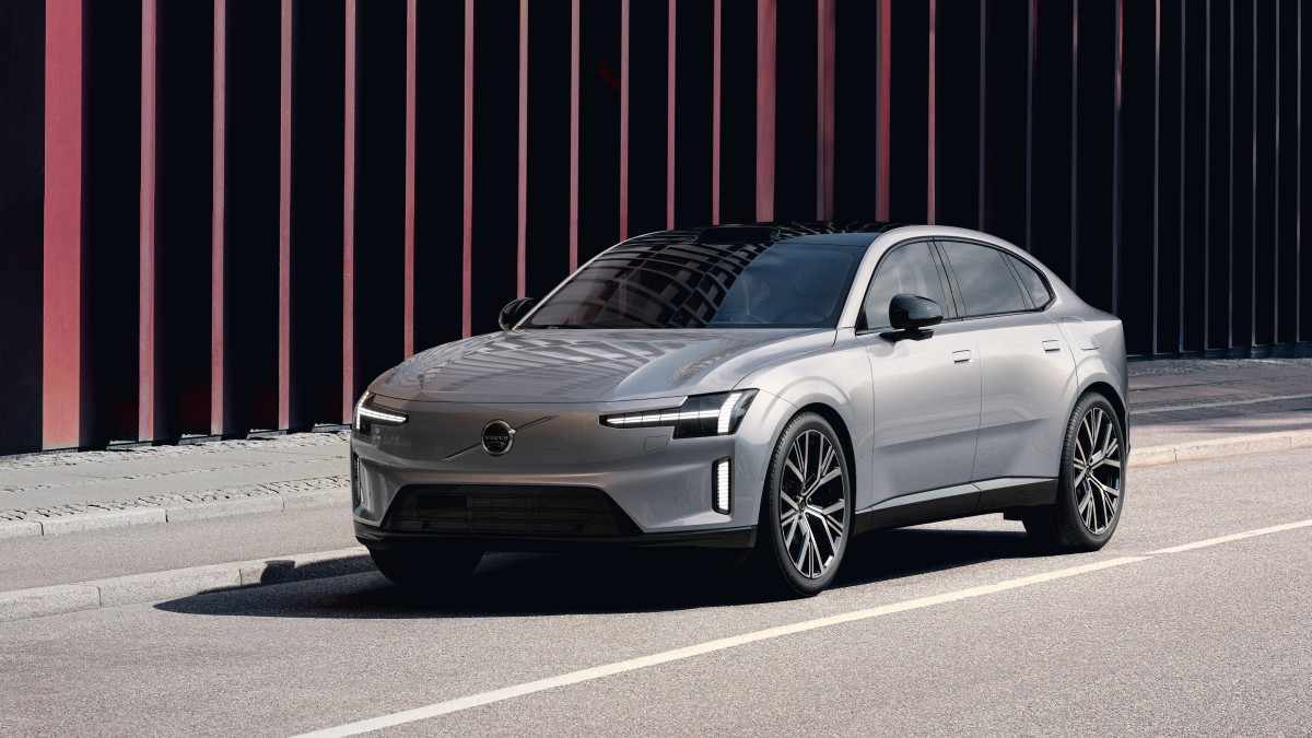 The 2026 Volvo Es90 seen from a front quarter angle
