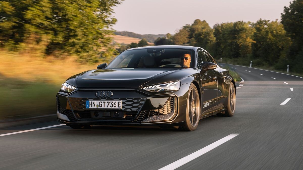 2025 Audi RS e-tron GT Performance First Drive - Kelley Blue Book