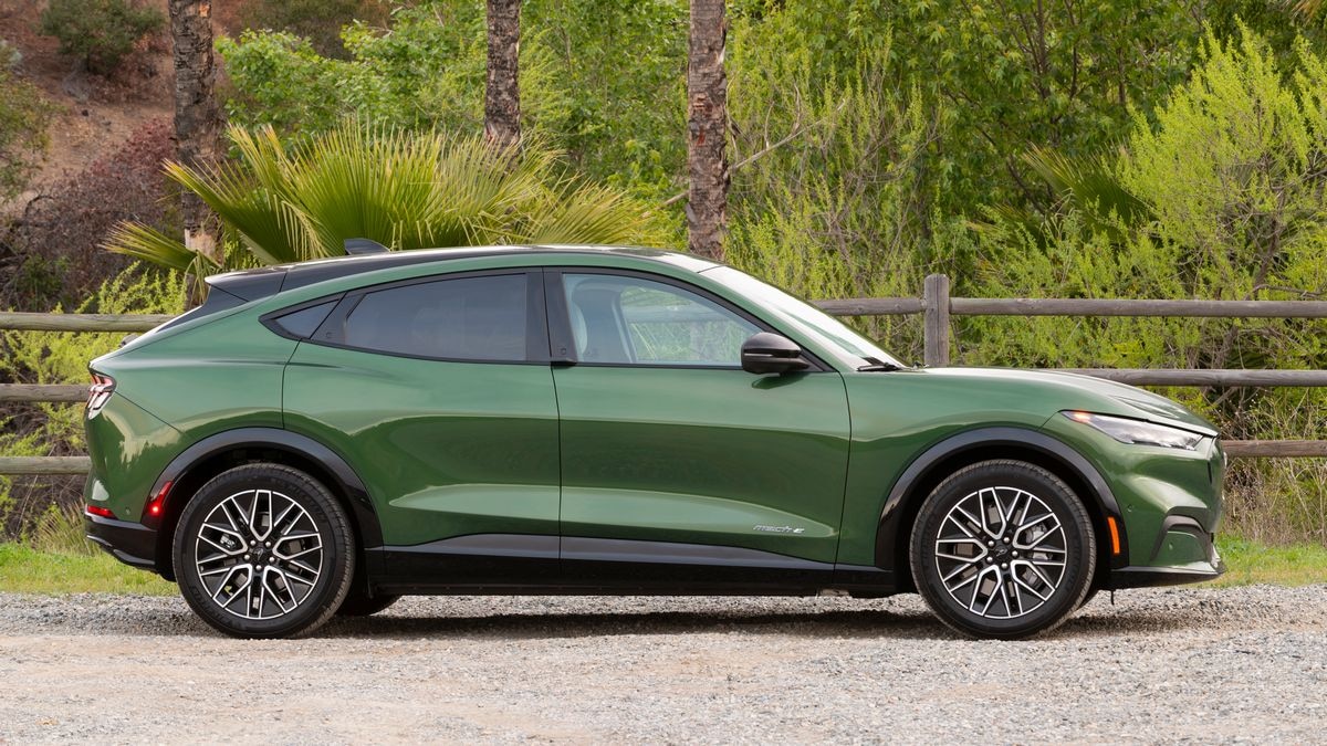 2025 Ford Mustang Mach-E