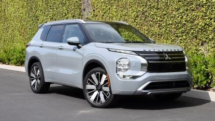 2025 Mitsubishi Outlander SEL in Moonstone Gray Metallic with black roof.