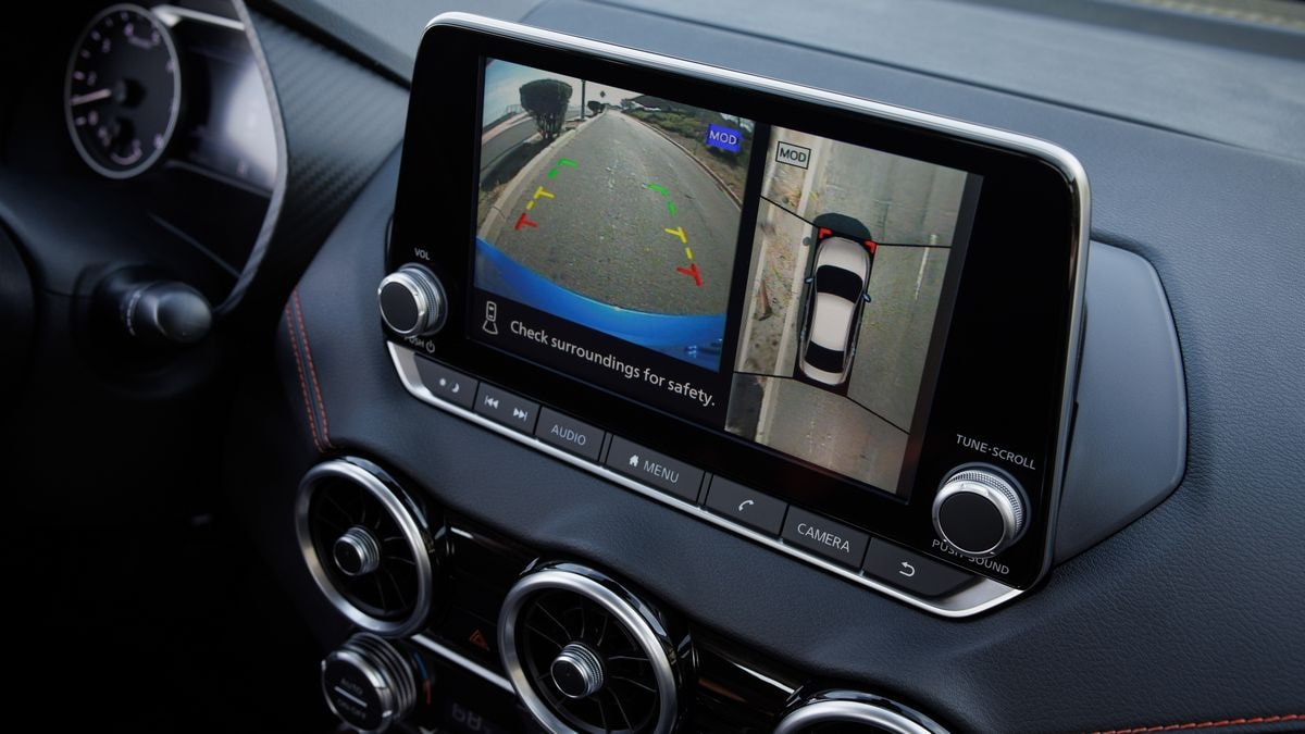 2025-nissan-sentra-backup-camera-view