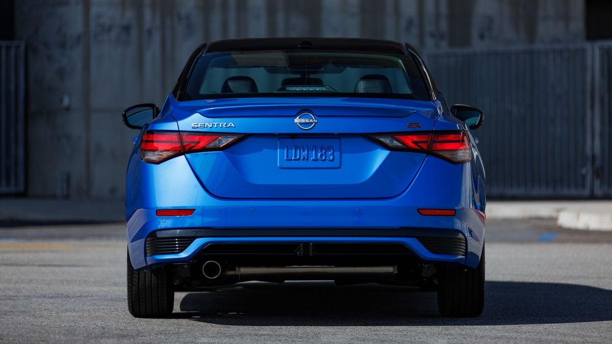 2025-nissan-sentra-rear