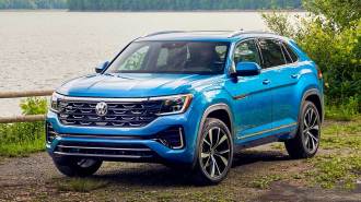 2025 Volkswagen Atlas Cross Sport in blue.