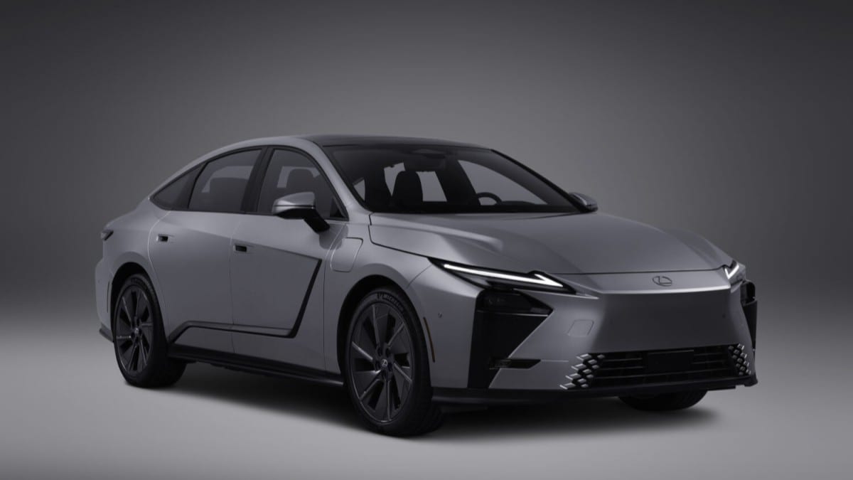 The 2026 Lexus ES seen from a front quarter angle