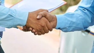 Car-lease-handshake