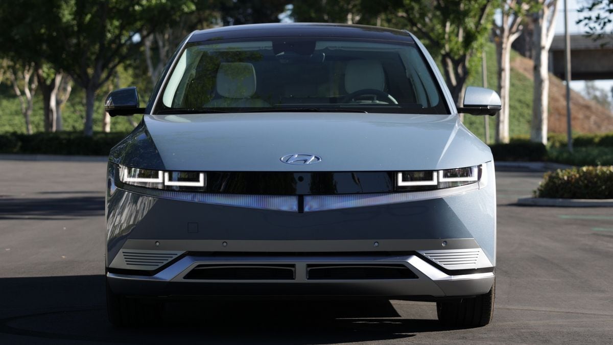 2025-hyundai-ioniq5-front