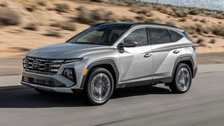 2025 Hyundai tucson Plug-in Hybrid driving on the highway.
