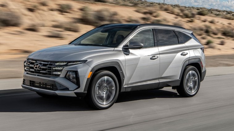 2025 Hyundai tucson Plug-in Hybrid driving on the highway.