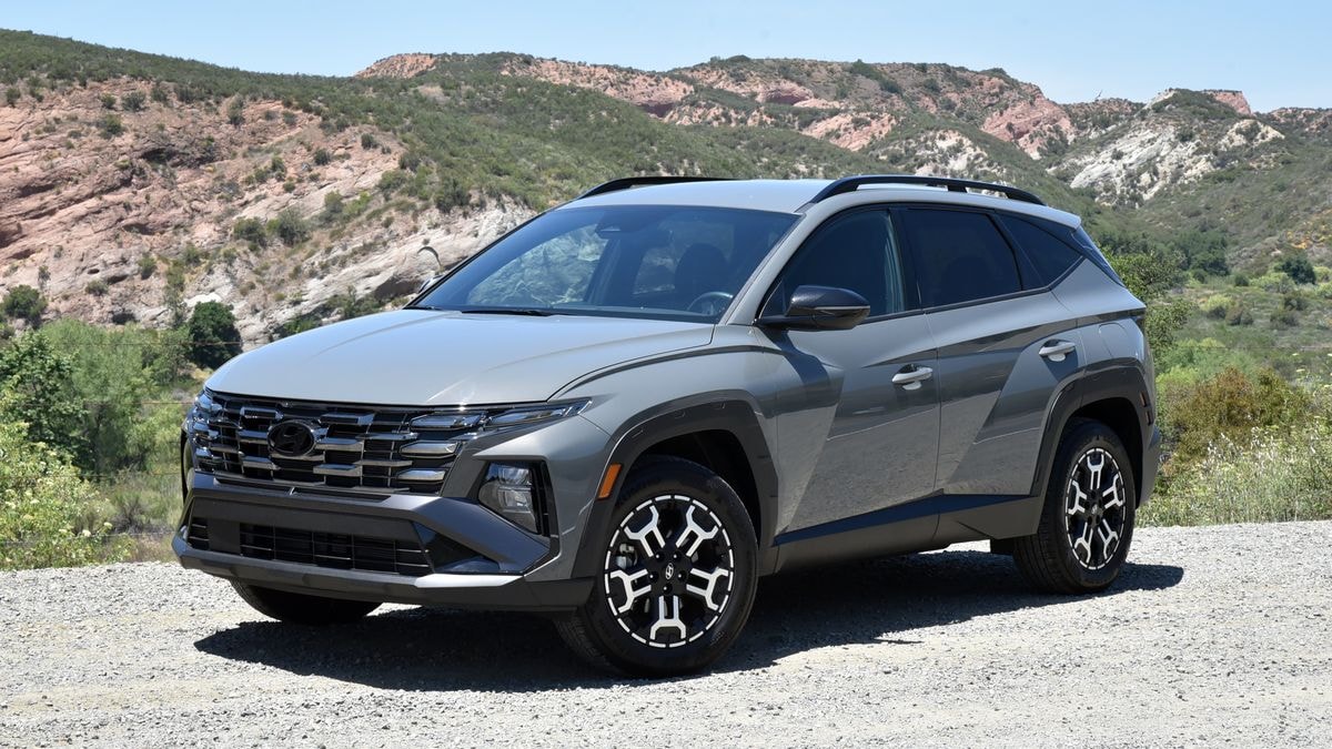 2025-hyundai-tucson-xrt-front-left-3qtr-3