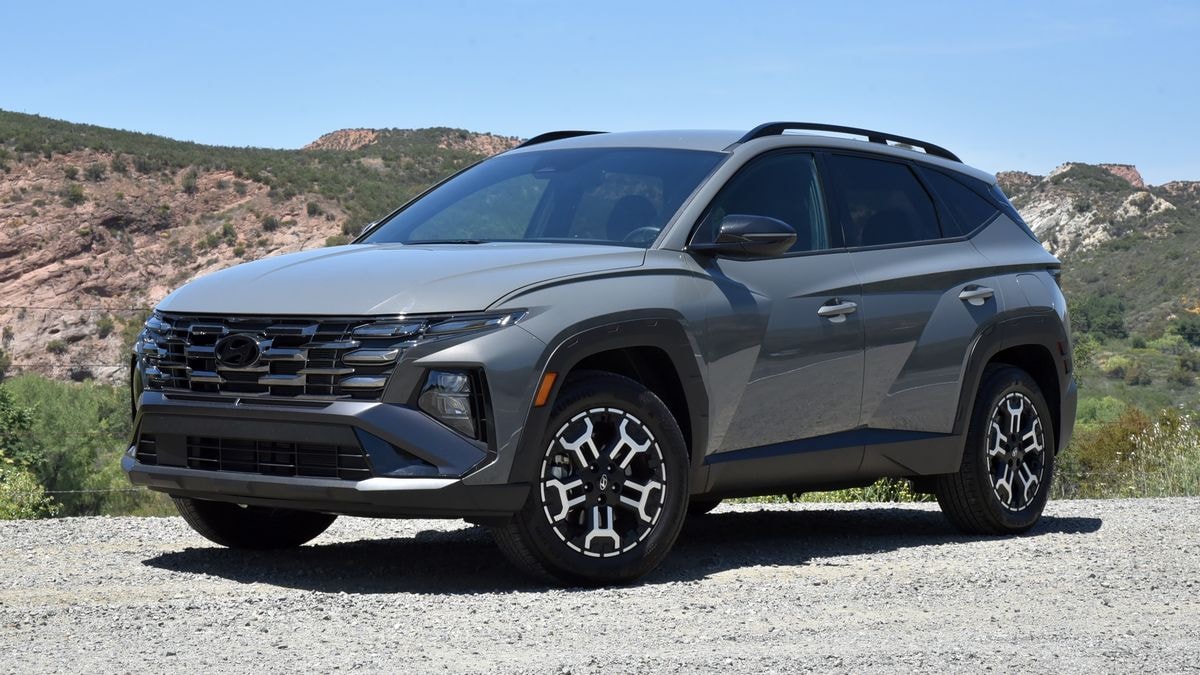 2025 Hyundai Tucson XRT in Hampton Gray.