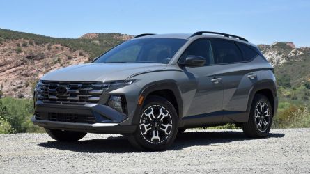 2025 Hyundai Tucson XRT in Hampton Gray.