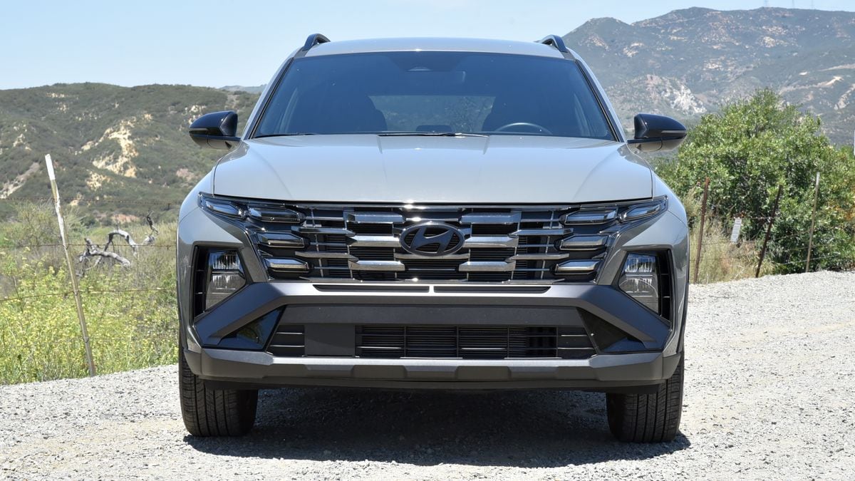 2025-hyundai-tucson-xrt-front