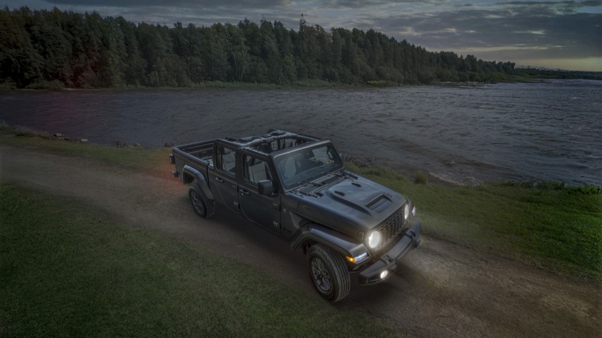 The 2025 Jeep Gladiator Dark Sky seen from a front quarter angle