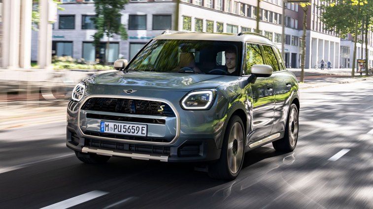 2025 Mini Countryman SE ALL4 vs. 2025 Hyundai Ioniq 5 Comparability 2025 Mini Countryman SE ALL4 vs. 2025 Hyundai Ioniq 5 Comparability