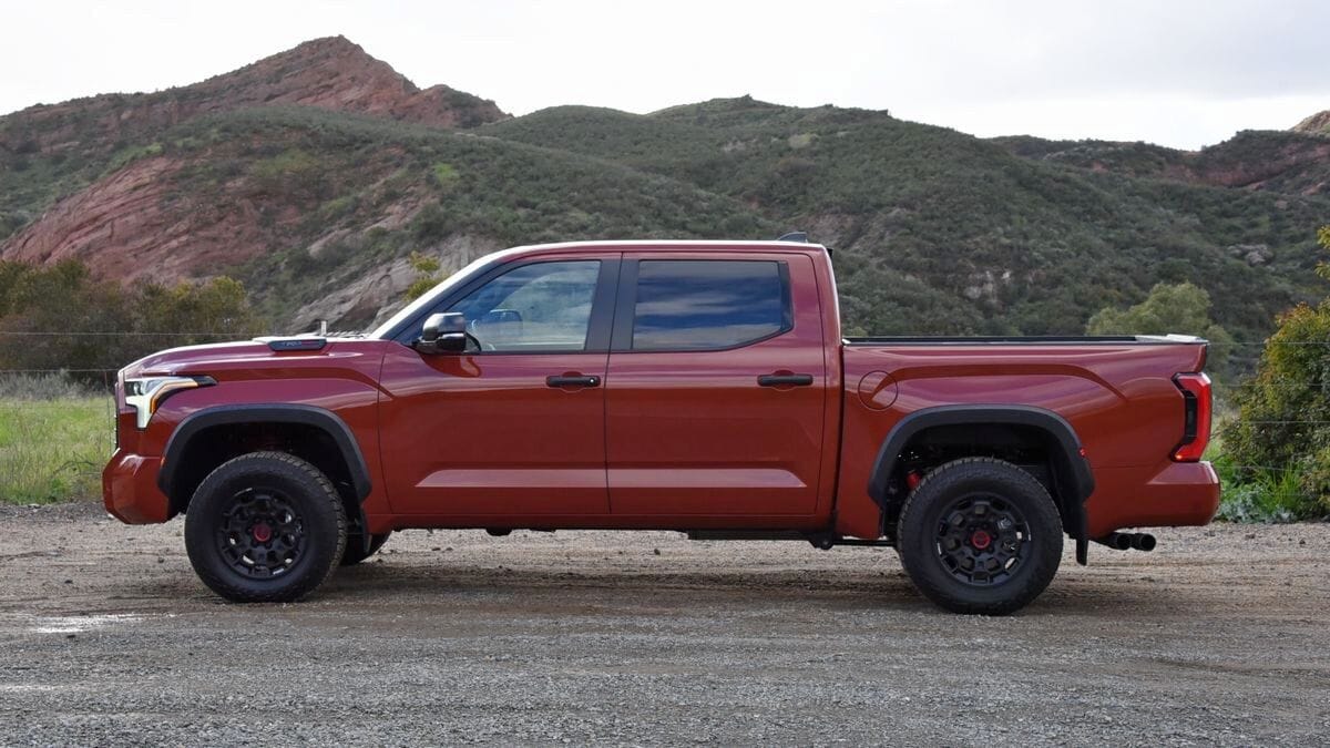 2025-toyota-tundra-trd-pro-profile