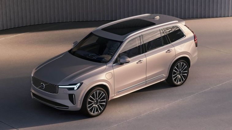 2025 Volvo XC90 T8