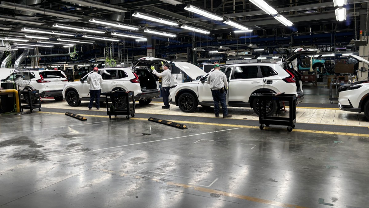 Inspectors quality testing 2026 Honda CR-Vs at Honda's Indiana Auto Plant