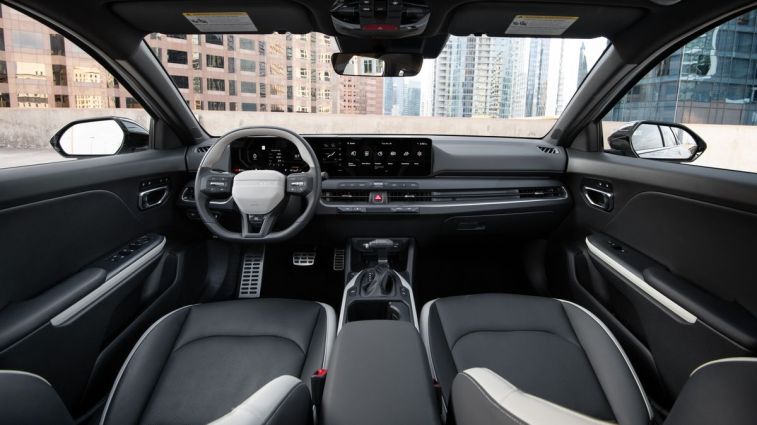 2025 Kia K4 front cabin.