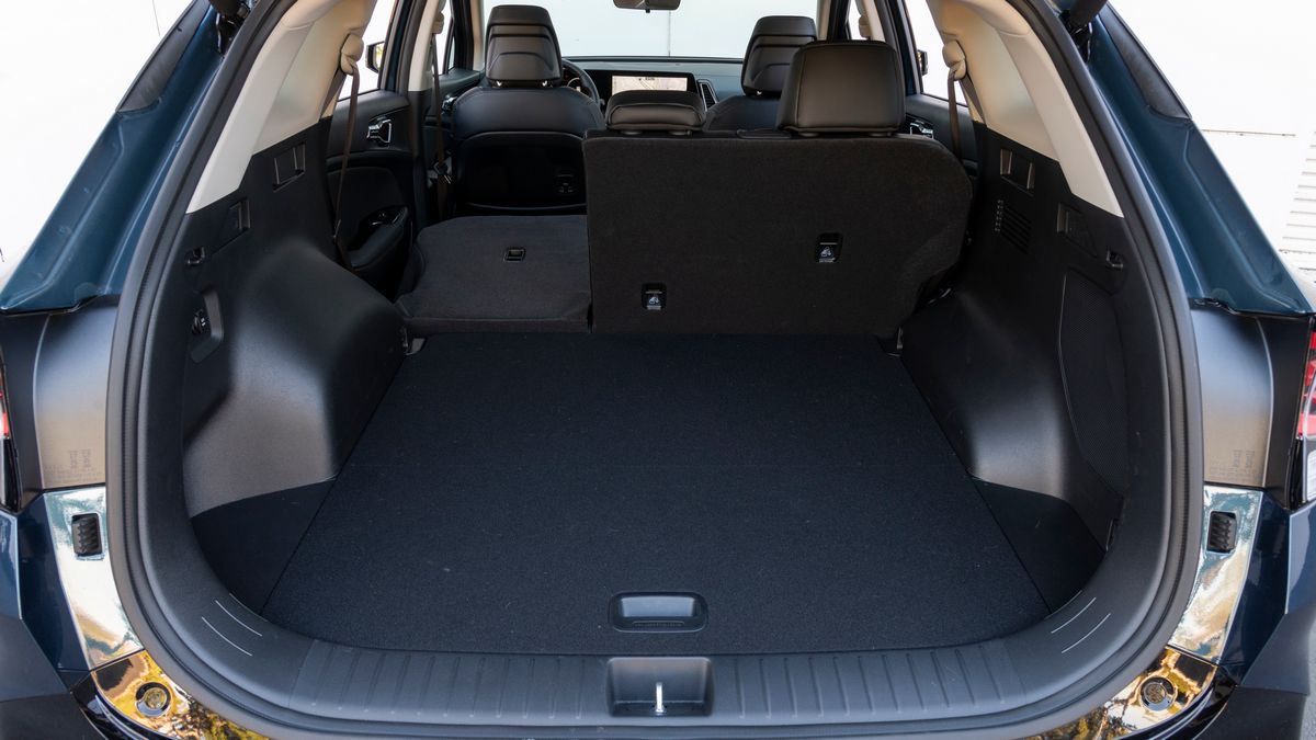 2025-kia-sportage-hybrid-rear-cargo