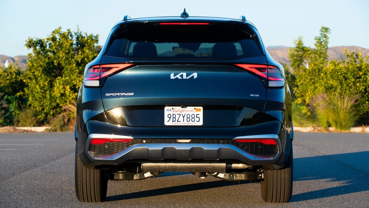 2025-kia-sportage-hybrid-rear