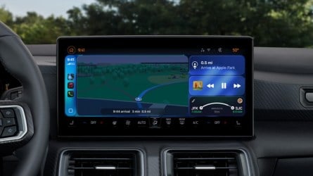 The iOS 26 update of Apple CarPlay showing live activities
