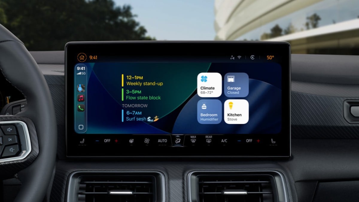 The iOS 26 update of Apple CarPlay showing widgets