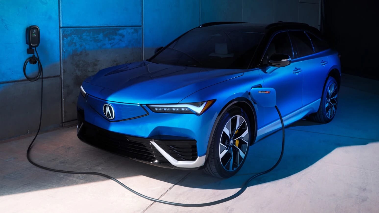 Acura_2024_ZDX-EV-Charging_Hero_16x9