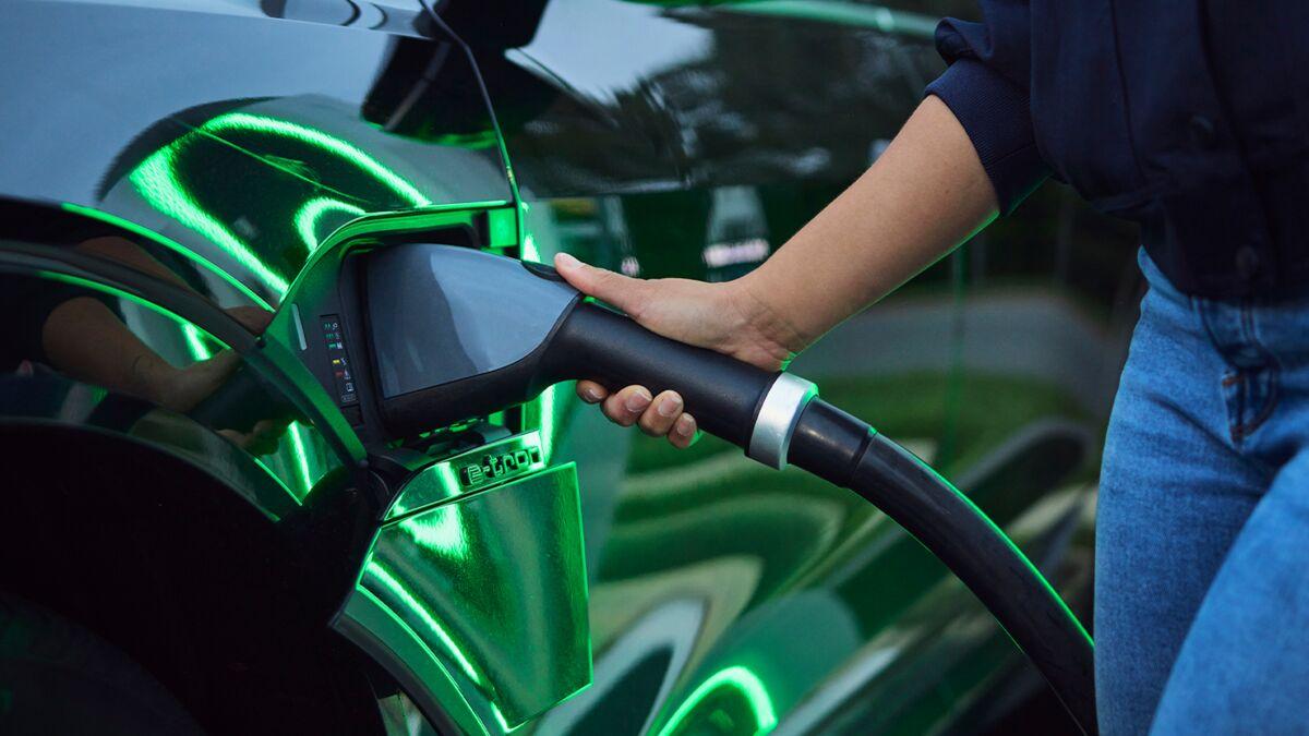 How Much Does It Cost to Charge an Electric Car?