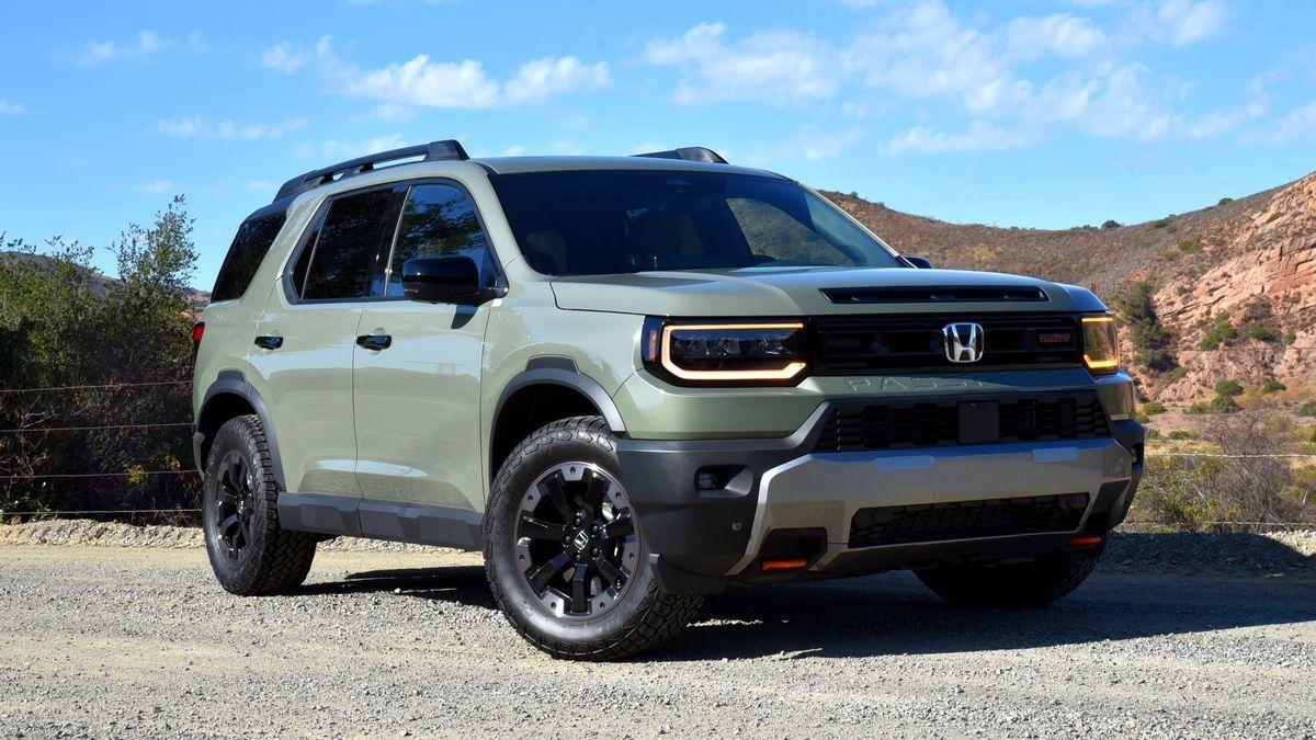 2026-honda-passport-trailsport-front-right-angle
