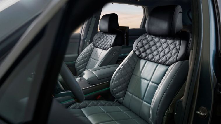 2028-Genesis-GV80-Hybrid-front-seats