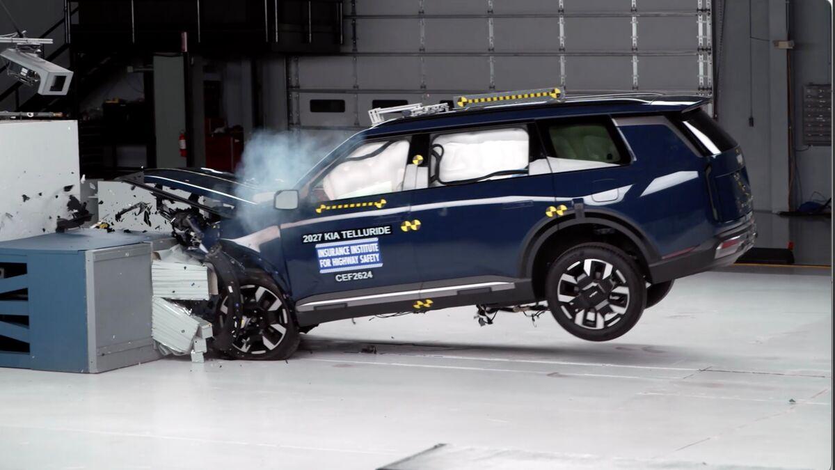 2027-kia-telluride-iihs-crash
