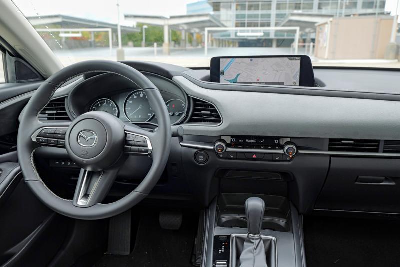 webimage-2026_Mazda_CX-30Turbo_AireEdition_steeringwheel-touslH.jpg