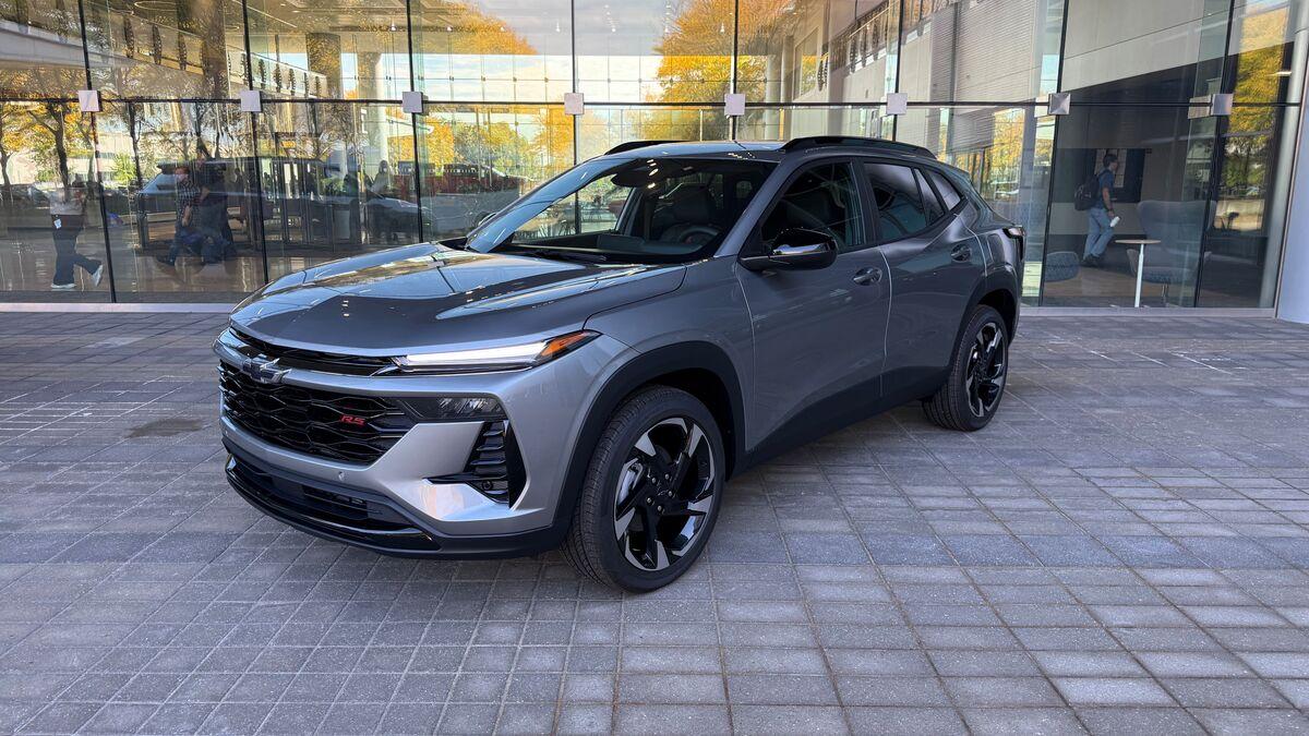 2027-Chevrolet-Trax-RS-front-3-quarter