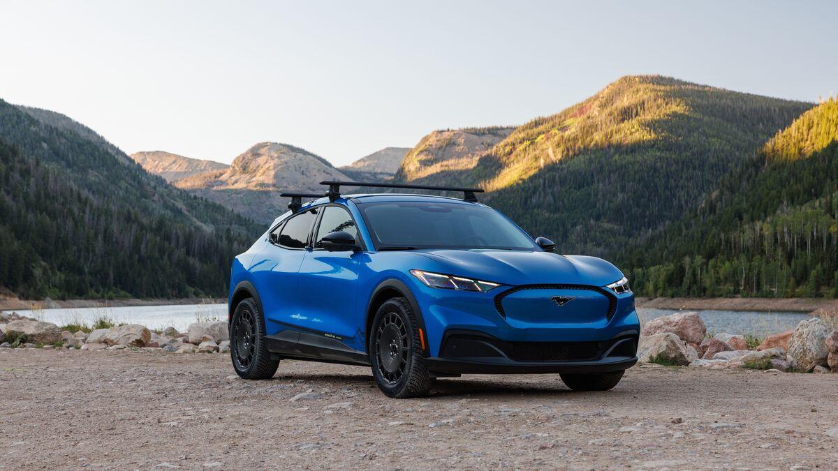 2027-Mach-E-Trail-3qtr
