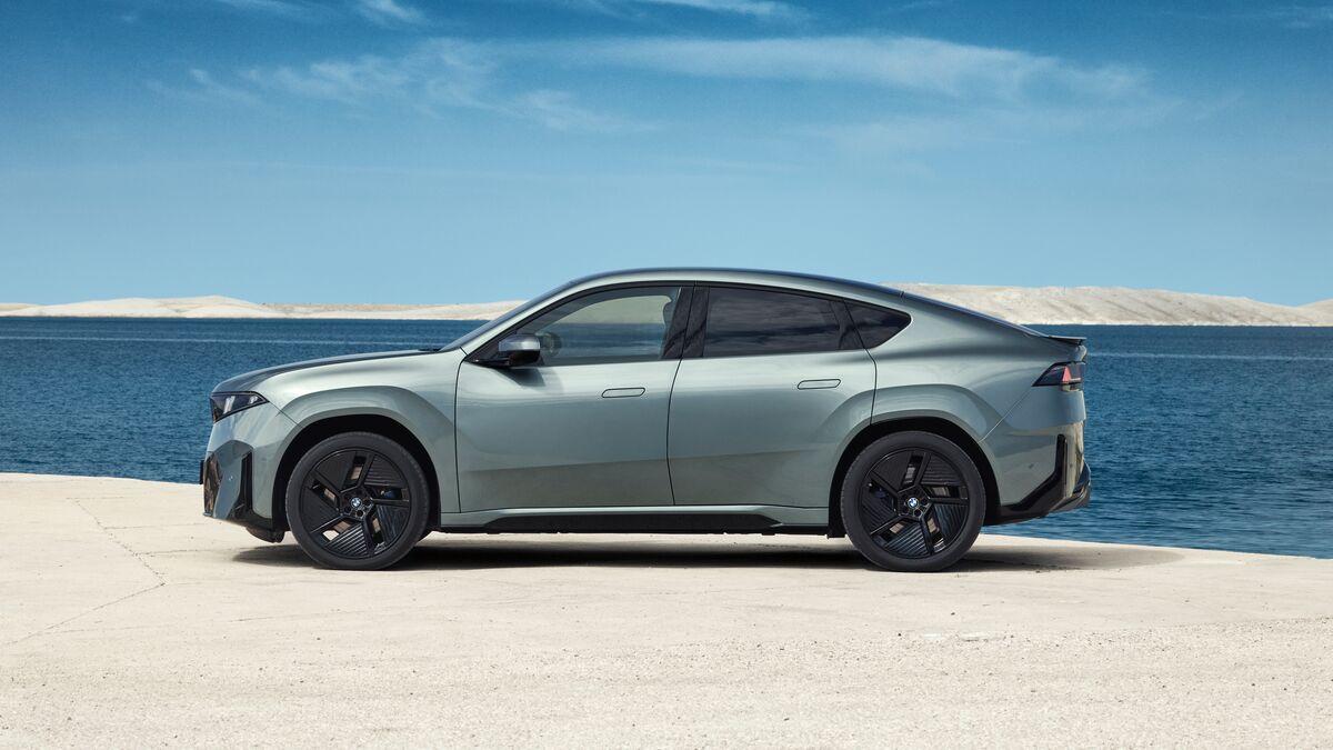2027-bmw-ix4-M50-profile-driver